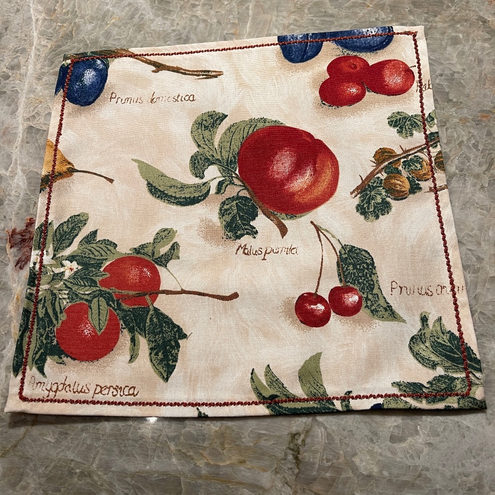 Set of 8 Cloth Napkins, Fruit Print, 12.5"